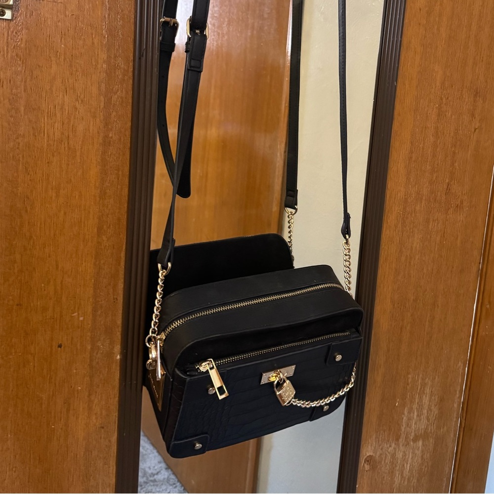 River island crossbody